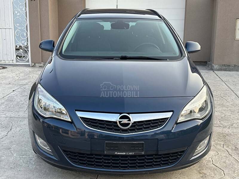 Opel Astra J 1.4 16V ENJOY