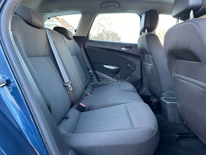 Opel Astra J 1.4 16V ENJOY