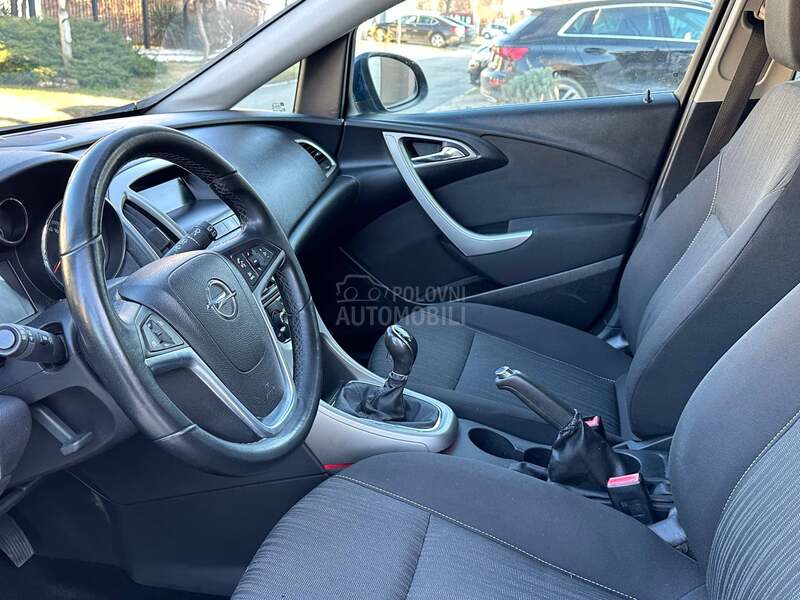 Opel Astra J 1.4 16V ENJOY