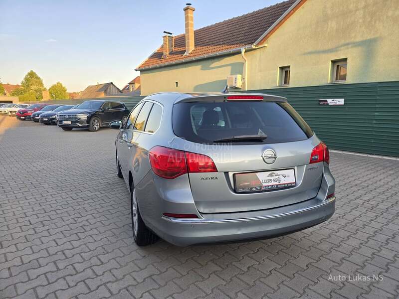 Opel Astra J 1.4 Turbo