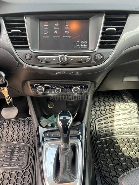 Opel Crossland X  1.5