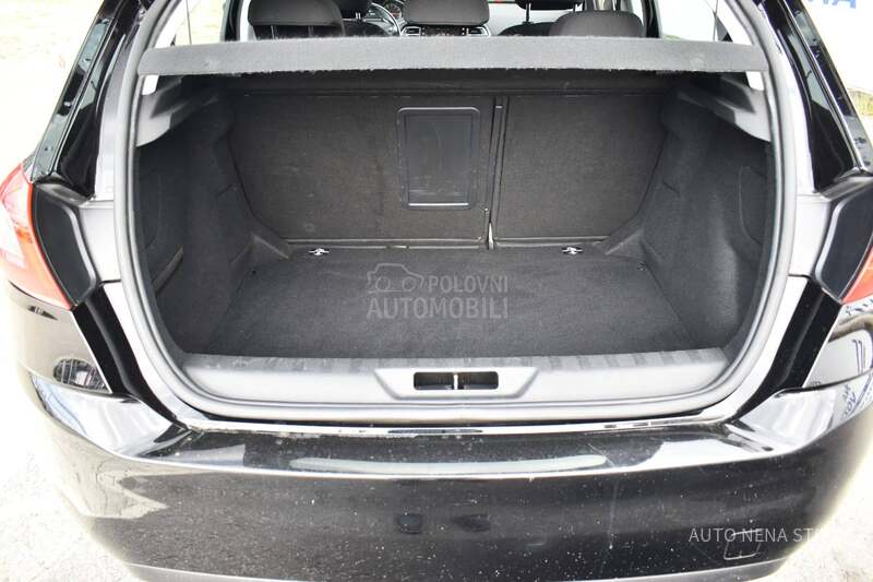 Peugeot 308 1.2 ACTIVE AT