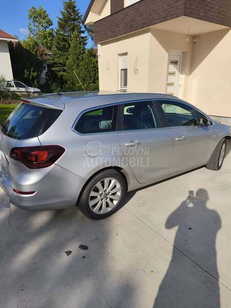 Opel Astra J Cosmo is