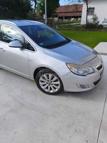 Opel Astra J Cosmo is