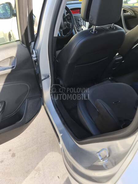 Opel Astra J Cosmo is
