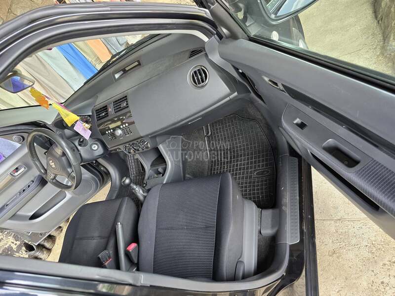 Suzuki Swift 1.3
