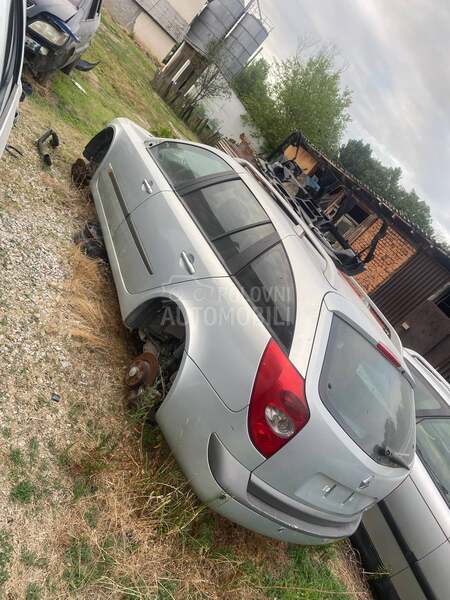 Renault Laguna 1,9dci -  kompletan auto u delovima