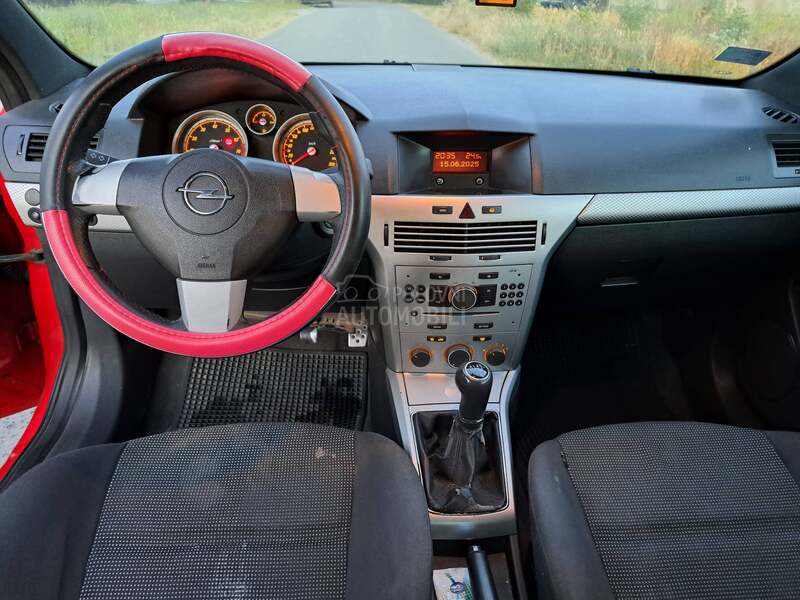 Opel Astra H 
