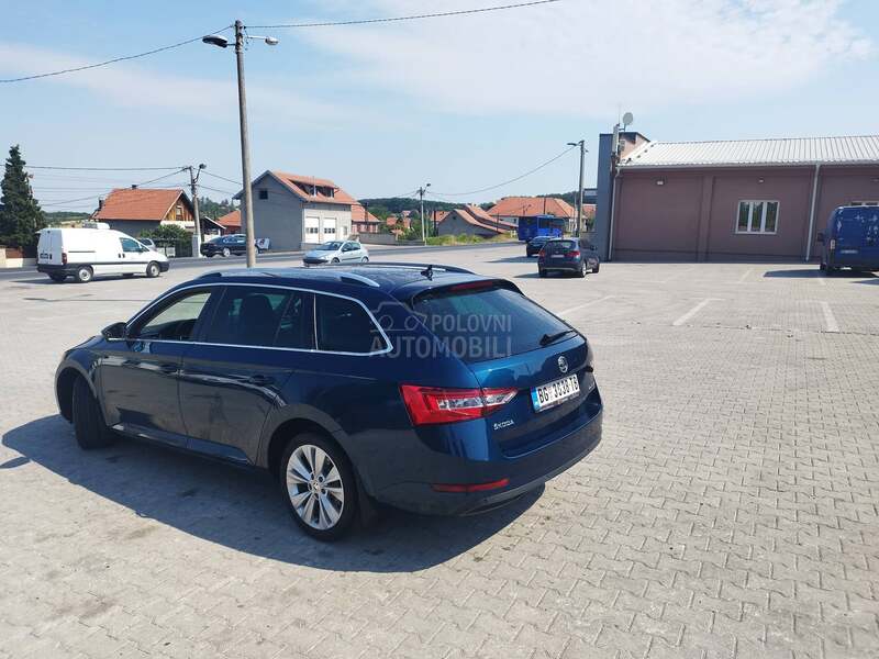 Škoda Superb 