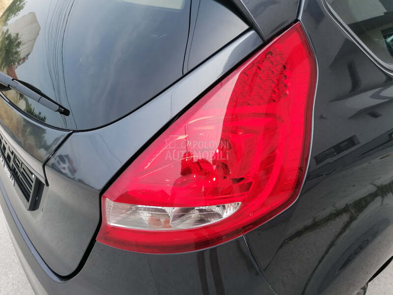 Ford Fiesta 1.2i TREND CH