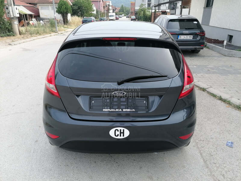 Ford Fiesta 1.2i TREND CH