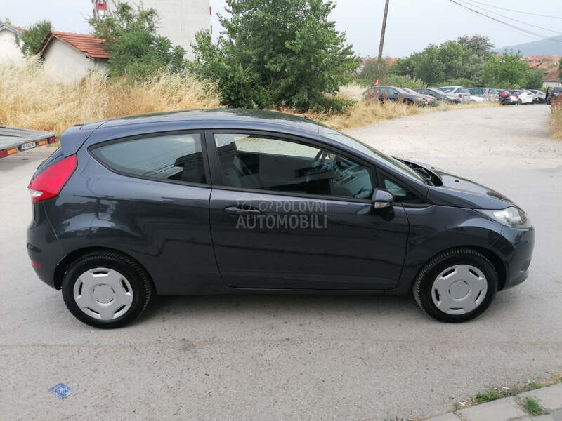 Ford Fiesta 1.2i TREND CH