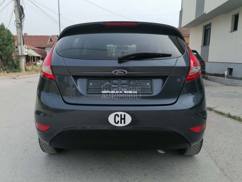 Ford Fiesta 1.2i TREND CH