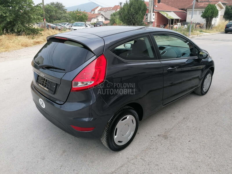 Ford Fiesta 1.2i TREND CH