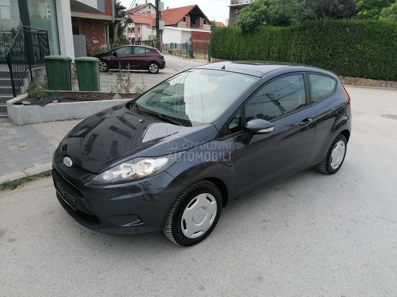 Ford Fiesta 1.2i TREND CH