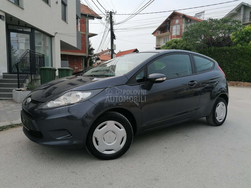 Ford Fiesta 1.2i TREND CH