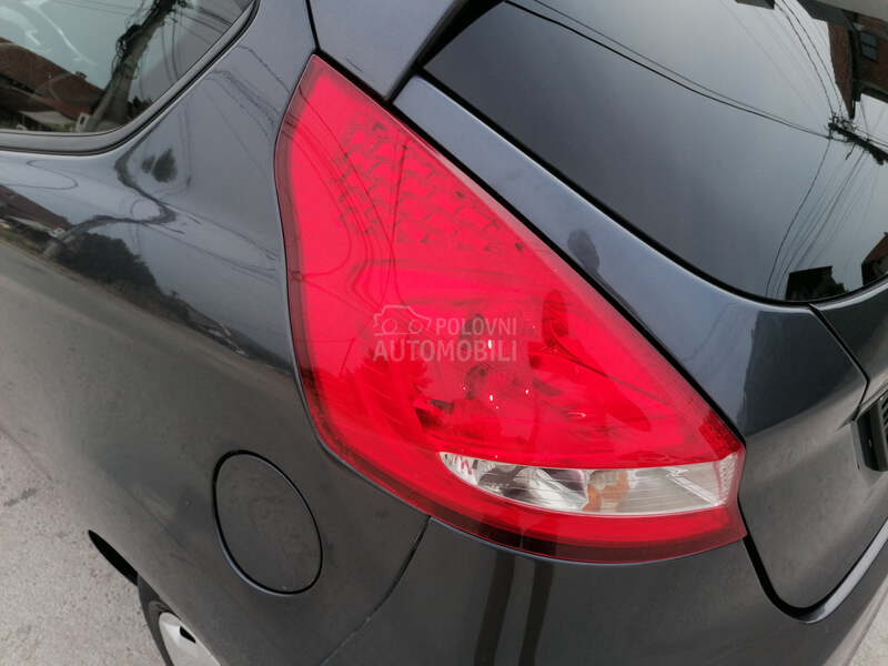 Ford Fiesta 1.2i TREND CH