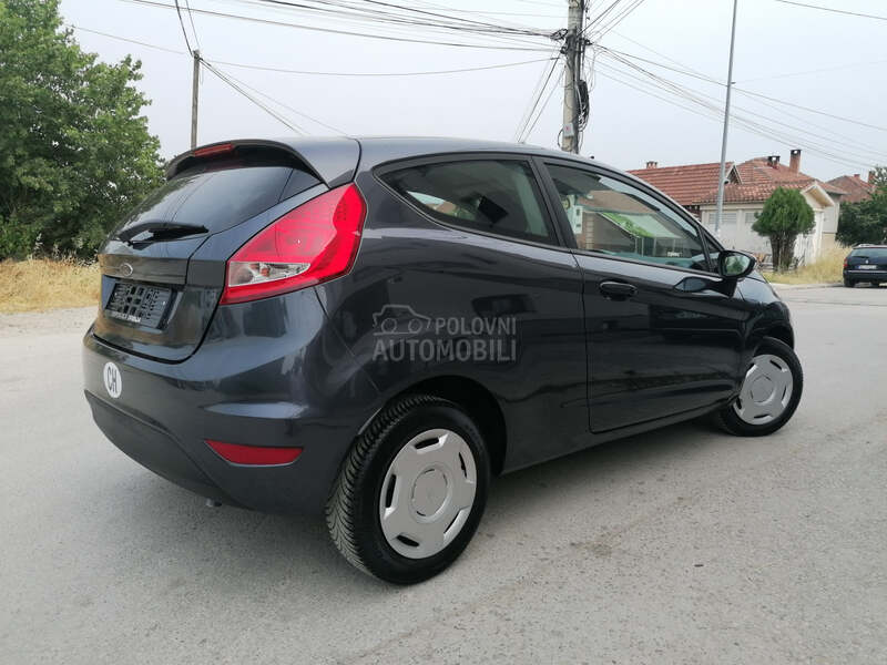 Ford Fiesta 1.2i TREND CH