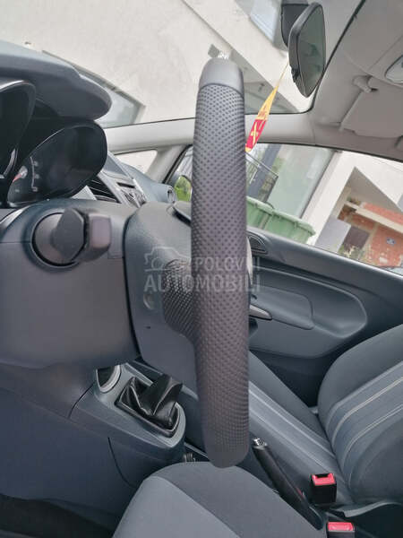 Ford Fiesta 1.2i TREND CH