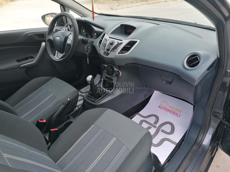 Ford Fiesta 1.2i TREND CH
