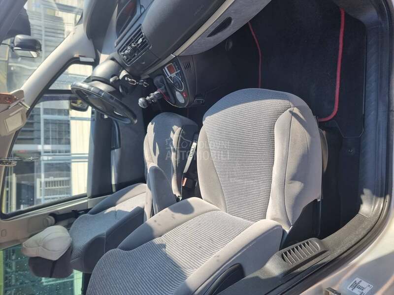 Peugeot 807 2.0 H D I
