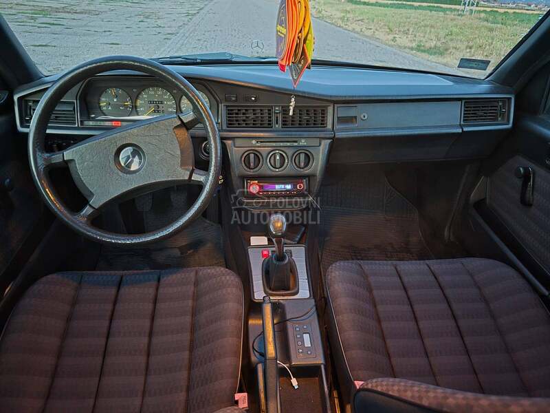 Mercedes Benz 190 2.5