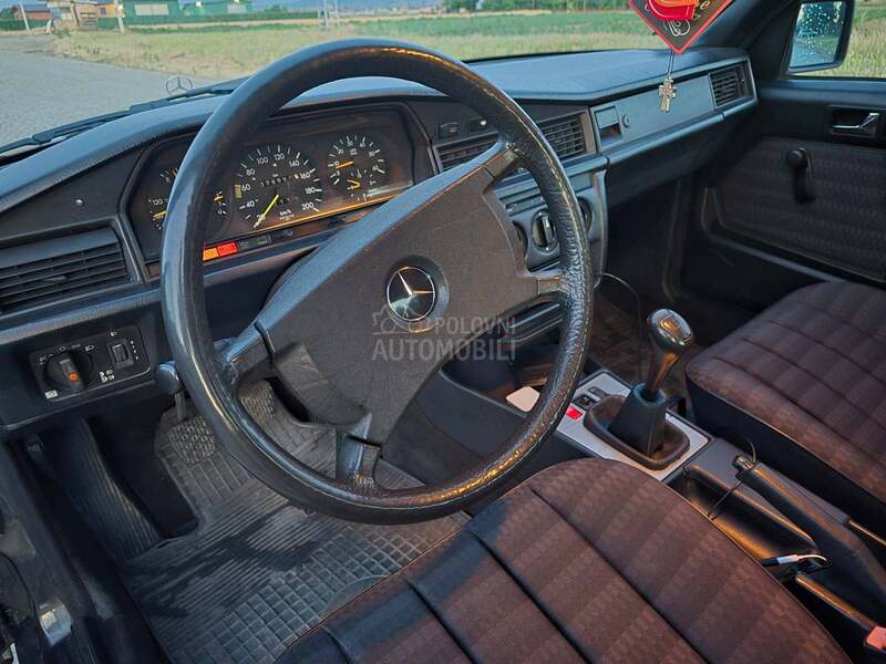 Mercedes Benz 190 2.5