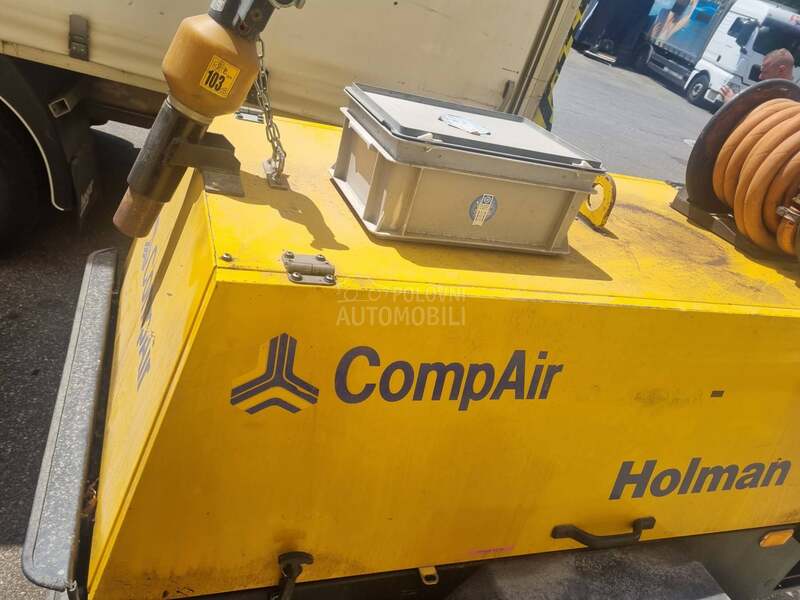 Compair Holman 37