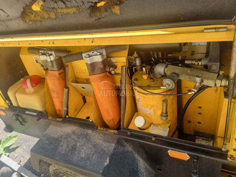 Compair Holman 37