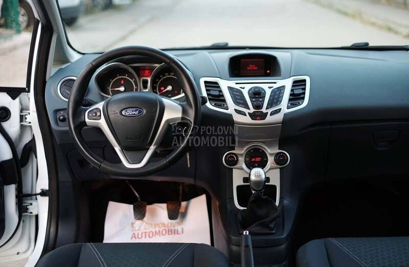 Ford Fiesta 1.4i TITANIUM CH