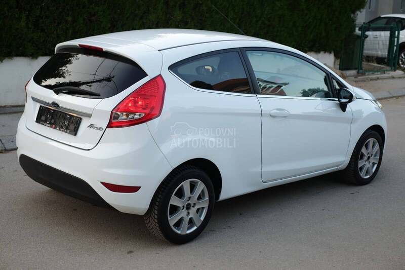 Ford Fiesta 1.4i TITANIUM CH