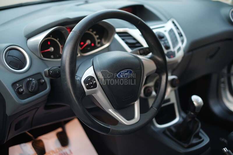 Ford Fiesta 1.4i TITANIUM CH