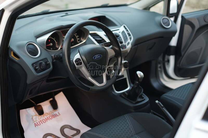 Ford Fiesta 1.4i TITANIUM CH