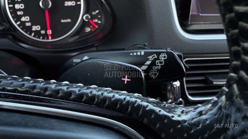 Audi Q5 R E Z E R V I S A N