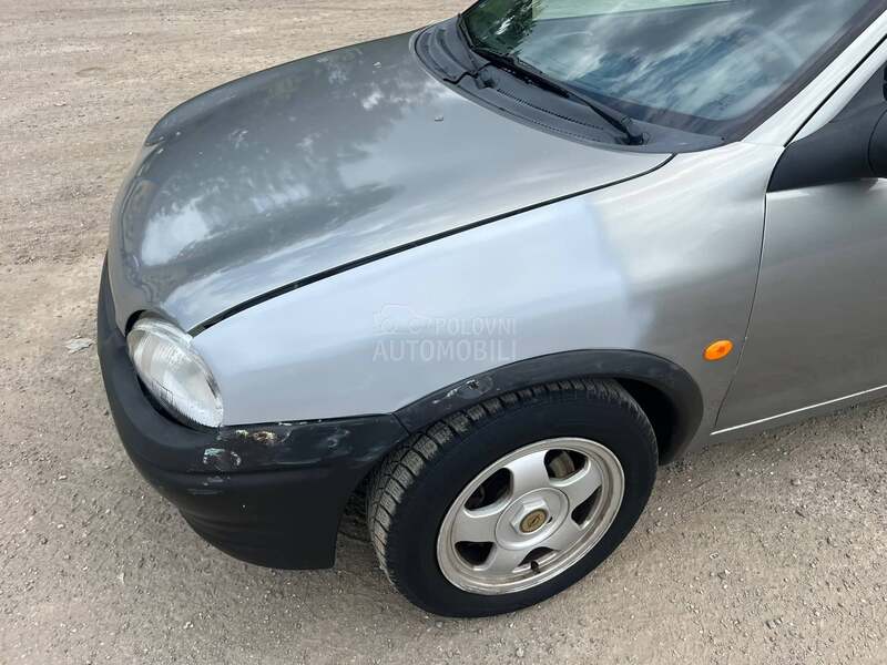 Opel Corsa B 1.6 16v GSi