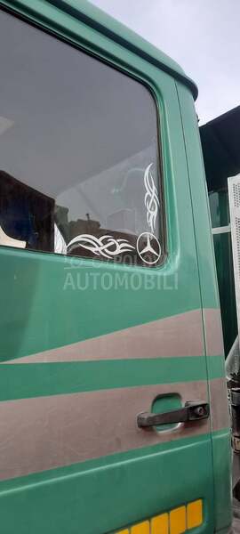 Mercedes Benz 3235