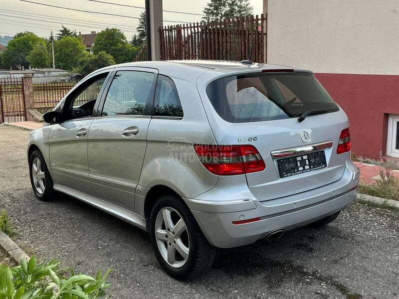 Mercedes Benz B 200 SPORT Auto Nov