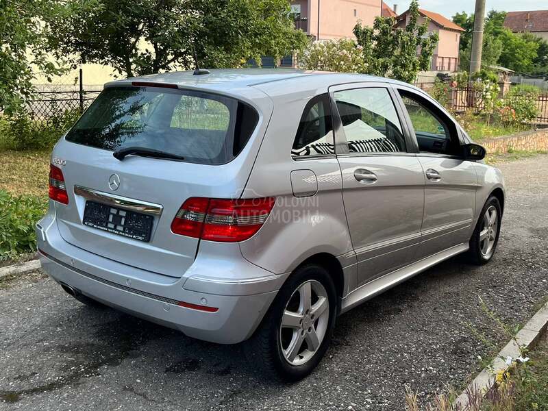 Mercedes Benz B 200 SPORT Auto Nov