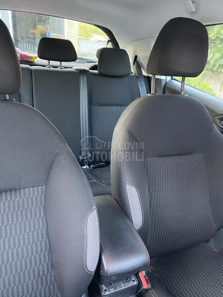 Peugeot 208 1.2