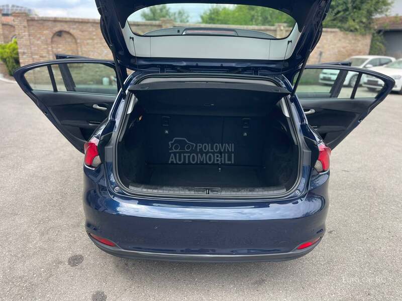 Fiat Tipo L E D  N A V I