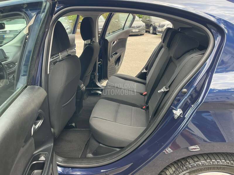 Fiat Tipo L E D  N A V I