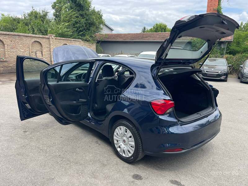 Fiat Tipo L E D  N A V I