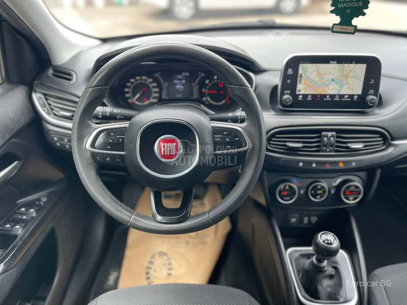 Fiat Tipo L E D  N A V I