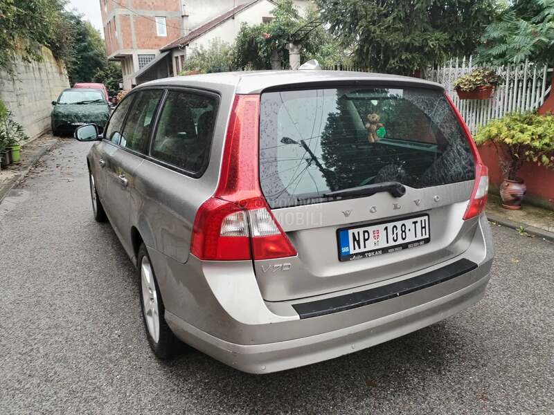 Volvo V70 