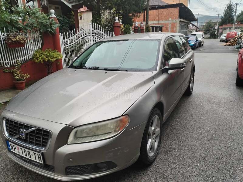 Volvo V70 