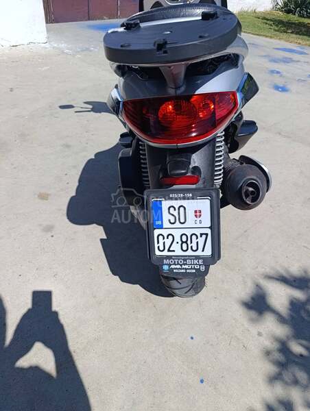 Piaggio Beverly 250