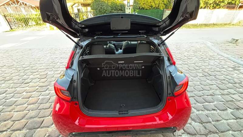Toyota Yaris 1.5 HY  P.A.N.O.R.AM