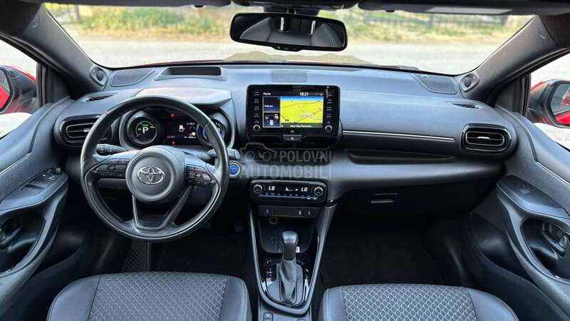 Toyota Yaris 1.5 HY  P.A.N.O.R.AM