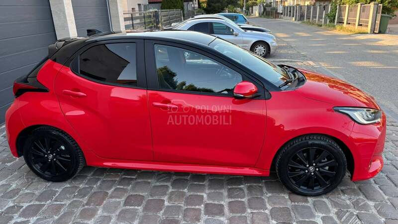 Toyota Yaris 1.5 HY  P.A.N.O.R.AM