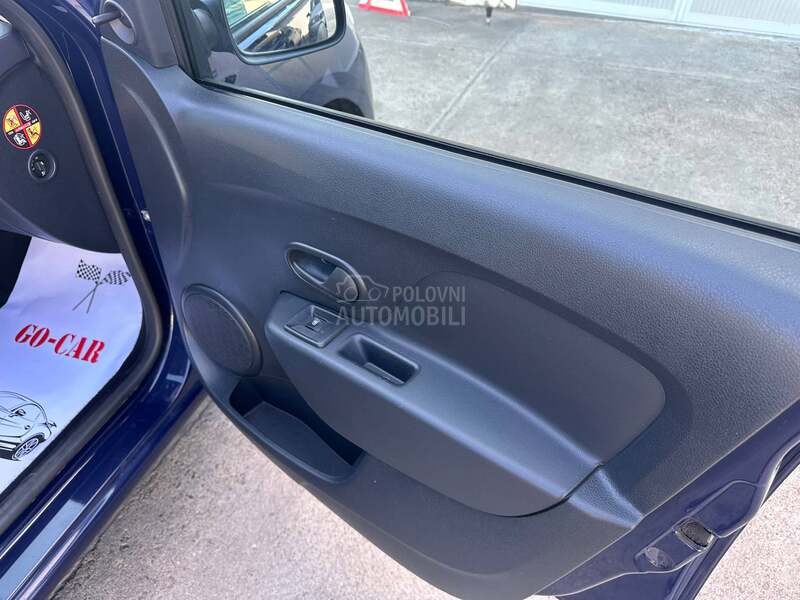 Dacia Sandero 1.0 B.E.N.Z.I.N